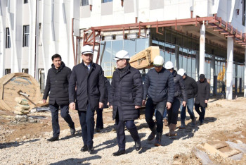 Фотография к новости: Дворец школьников, воркаут-площадка и роддом: Кульгинову показали, что строят в Шымкенте