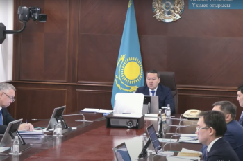 Фотография к новости: Смаилов поручил усилить контроль на входе в школы после инцидента в СКО