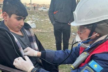 Фотография к новости: Тела 85 человек достали из-под завалов казахстанские спасатели в Турции