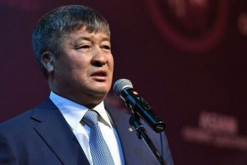 Фотография к новости: Турлыханов извинился за поступок сына