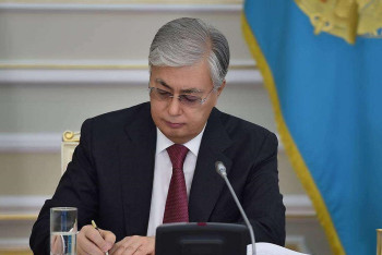 Фотография к новости: Передача осуждённых, трудовые конфликты: президент подписал ряд законов