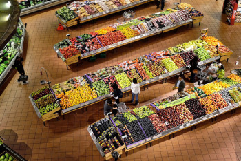 Фотография к новости: Из "Магнума" перекупали лук и перепродавали на рынках - Жумангарин о росте цен на продукты