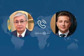 Фотография к новости: Токаев поговорил по телефону с Зеленским