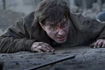 Фотография к новости: Warner Brothers Studio опровергла сообщения о начале создания фильма "Гарри Поттер и проклятое дитя"