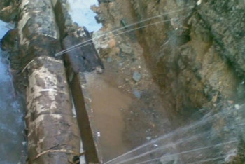 Фотография к новости: Улицы и жилые объекты  Алматинской области залило фекалиями из-за прорыва канализации