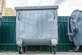 Фотография к новости: Мусорный бак со двора дома украли в Астане