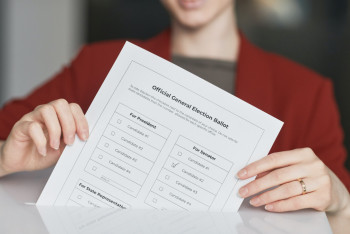 Пять фактов незаконной предвыборной агитации выявили в Казахстане