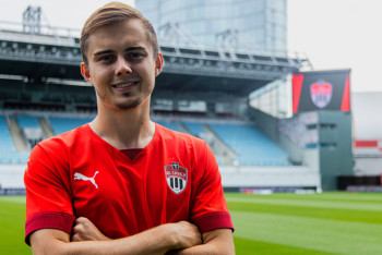 Фотография к новости: Российский футболист подал заявку на получение гражданства Казахстана