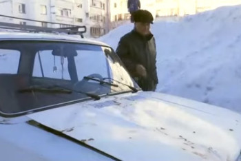 Фотография к новости: 85-летний таксист бесплатно возит горожан в Караганде