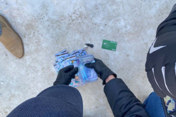 Фотография к новости: Костанайские полицейские задержали "обнальщика", помогавшего мошенникам