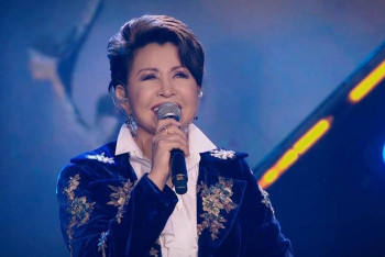 Фотография к новости: Певица Роза Рымбаева стала бабушкой