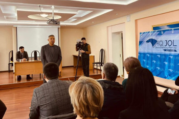 Фотография к новости: Азат Перуашев встретился с трудовым коллективом "Астана су арнасы"