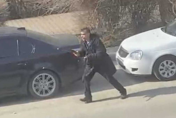 Фотография к новости: В перестрелке в Шымкенте охранник лишился пальца