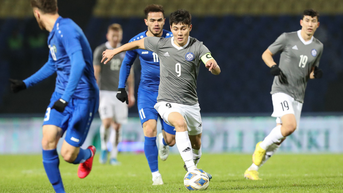 Сборная Казахстана по футболу в товарищеском матче против Узбекистана. Фото: КФФ