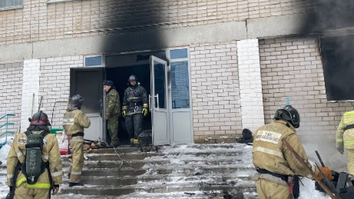 Почти 1000 человек эвакуировали из школы в Актобе
