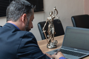 "300 тенге за следственную работу": госадвокаты пожаловались на свою зарплату