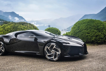 Фотография к новости: Чиновникам нельзя выкладывать фото на фоне дорогих авто и роскошных зданий - АДГС