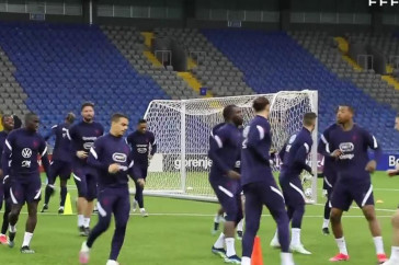 Фотография к новости: Международный скандал разгорается вокруг газона на "Астана Арене"