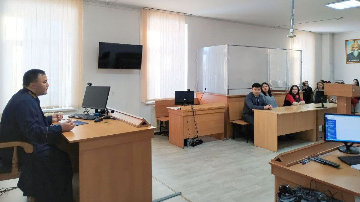 Экс-главу центра занятости населения осудили в Акмолинской области