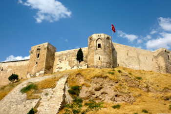 Фотография к новости: "Массовых отмен бронирования туров нет" - посол Турции в РК о землетрясении