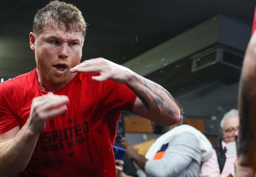 Фотография к новости: "Канело" начал тренировать казахстанских боксёров