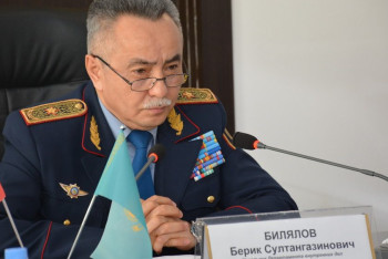 Фотография к новости: Высокопоставленного полицейского задержали в Казахстане