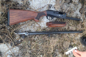 Фотография к новости: Похищенное в ходе январских событий ружьё обнаружили вдоль трассы