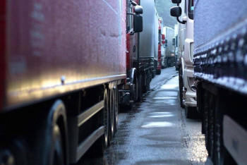 Фотография к новости: Около 400 казахстанских большегрузов застряли на территории Польши