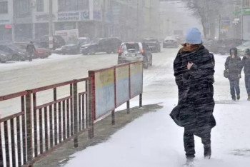 Фотография к новости: Штормовое предупреждение на воскресенье объявлено в восьми регионах