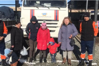 Фотография к новости: Таксист в непогоду высадил женщин с детьми на перевале в Алматинской области