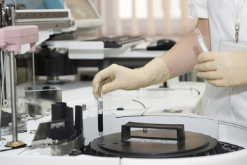 Фотография к новости: Минэнерго США назвало возможной причиной пандемии COVID-19 утечку из лаборатории