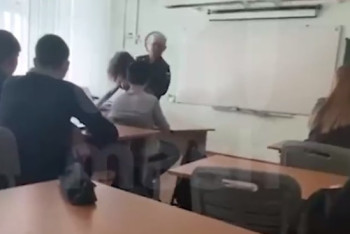 Фотография к новости: Преподаватель избил московского школьника на уроке