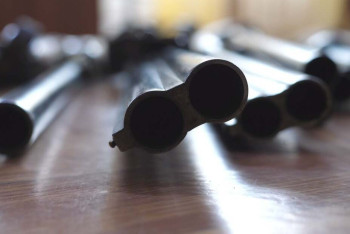 Фотография к новости: В Темиртау мужчина гулял с обрезом в рюкзаке