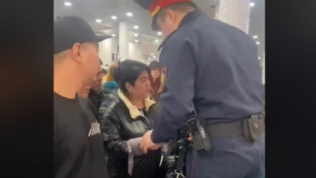 Пассажирок рейса "Астана-Шымкент" наказали за оскорбления и побои