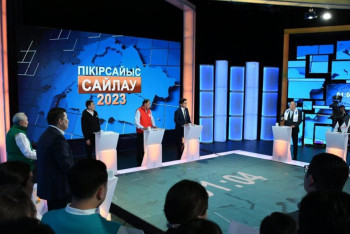 Били и держали удар: о чём дискутировали партии на дебатах