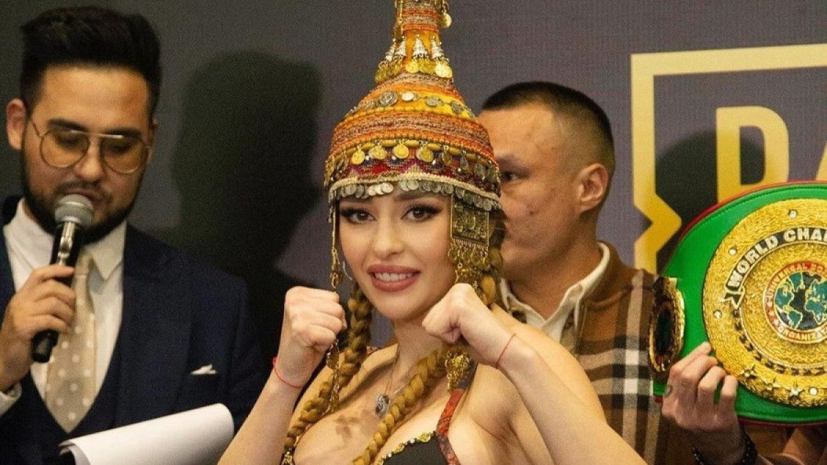 instagram.com / angelina_lukas1997