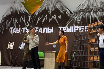 Фотография к новости: Курс на Бродвей: школьный театр в Кызылорде ставит лучшие в стране мюзиклы и спектакли