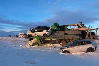 Фотография к новости: ДТП с автовозом: иностранец погиб на трассе в Актюбинской области