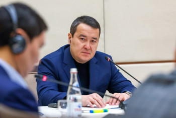 Фотография к новости: Развивать инновации в Назарбаев Университете поручил Смаилов