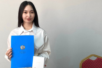 Фотография к новости: "Думала, что это розыгрыш" — студентка из Кызылорды получила подарок от Токаева