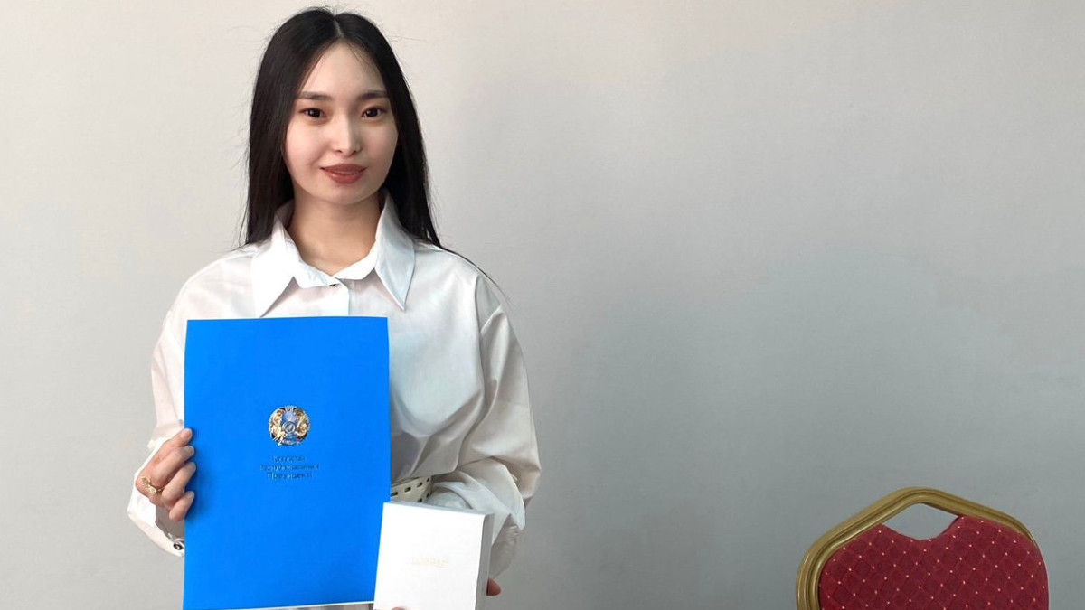 Айнур Тулешова