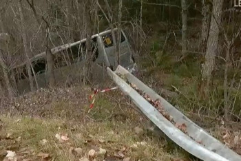 Фотография к новости: Школьный автобус с 40 детьми сорвался в обрыв во французских Альпах