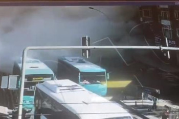 Фотография к новости: В Турции рухнула многоэтажка, сильно пострадавшая при землетрясении