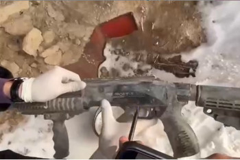 Фотография к новости: Тайник с похищенным у спецназа оружием нашли на берегу Урала