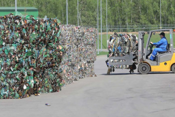 Фотография к новости: "Более 90 тысяч тонн пластика закапывается в землю" - что делают с бытовыми отходами в Казахстане