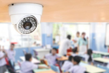 Фотография к новости: Смаилов поручил до 1 апреля обеспечить школы видеонаблюдением и тревожными кнопками