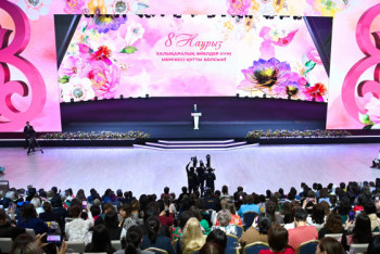 Фотография к новости: Токаев поздравил женщин Казахстана с 8 Марта