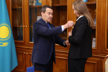 Фотография к новости: В Казахстане насчитывается 4,3 миллиона занятых женщин — Алихан Смаилов