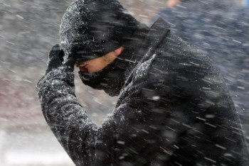 Фотография к новости: Штормовое предупреждение объявлено в девяти регионах страны