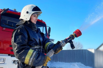 Фотография к новости: Самую красивую девушку среди пожарных выбрали на севере Казахстана